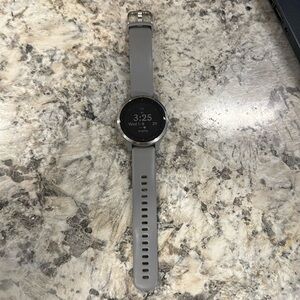 Vivoactive 4S Garmin smartwatch heart rate monitor
